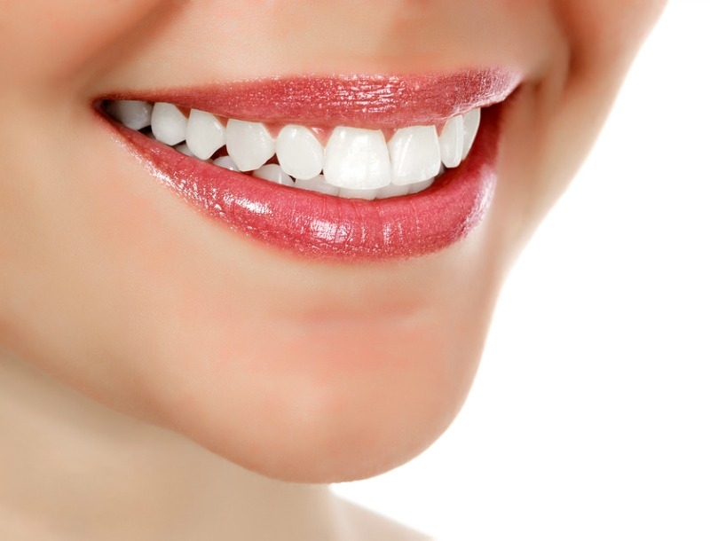 Στοματική Υγιεινή: 10 συνήθειες που καταστρέφουν τα δόντια σου  