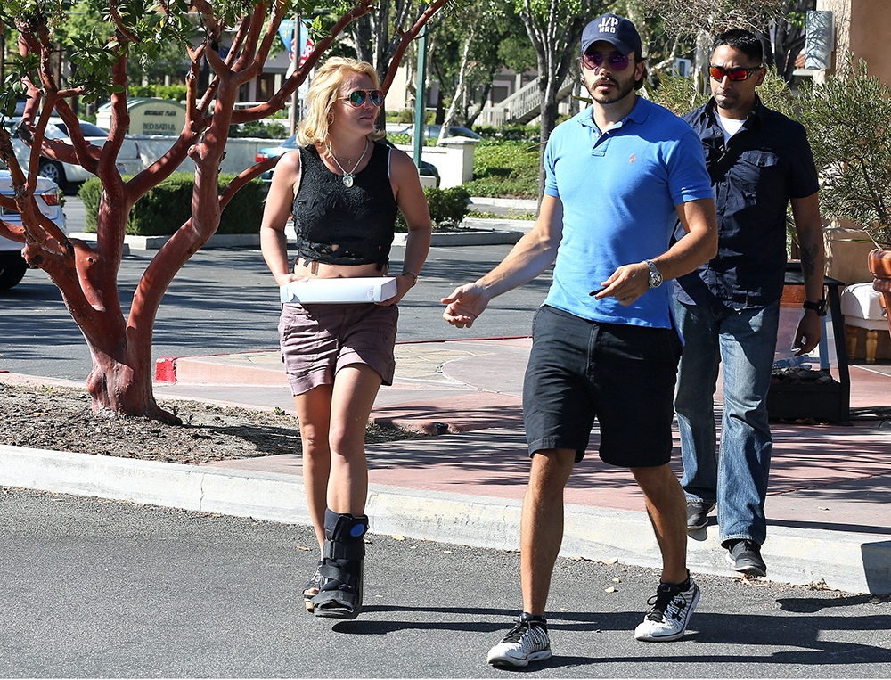 Britney Spears: Ξέχασε τον τραυματισμό της γιατί ερωτεύτηκε Britney Spears: Ξέχασε τον τραυματισμό της γιατί ερωτεύτηκε