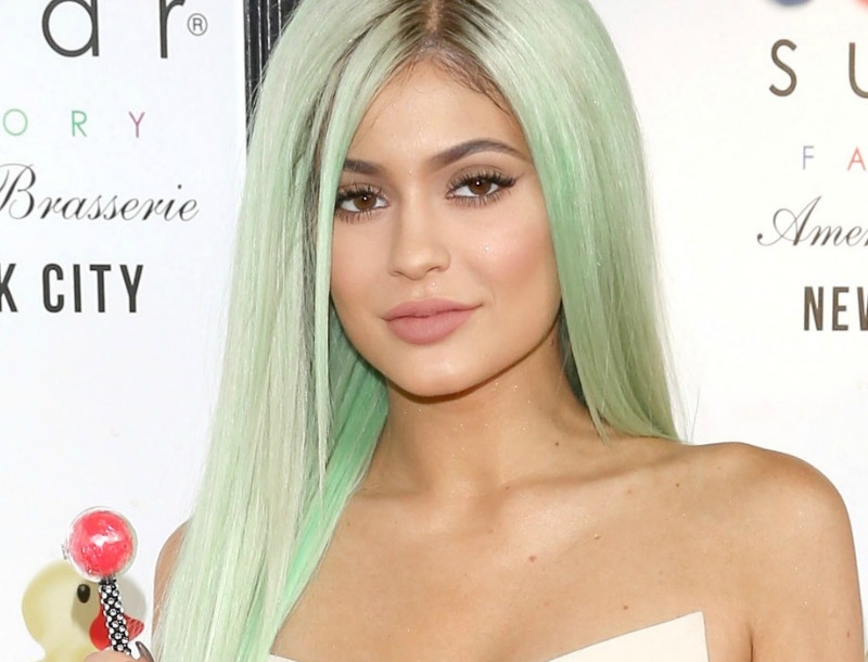 Nail junkies ενωθείτε! Τα πιο ωραία νύχια της Kylie Jenner είναι εδώ