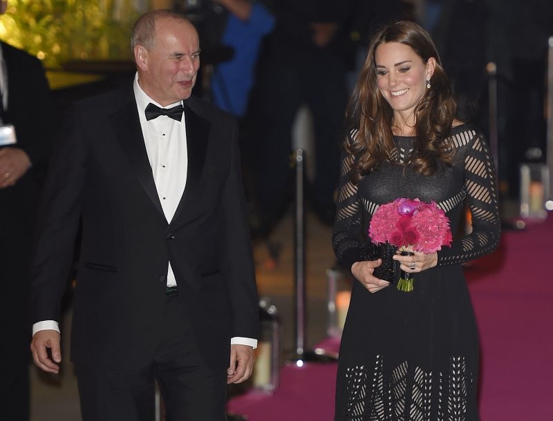 Η πιο sexy Kate Middleton που είδαμε ως σήμερα! Πόσο κανει το φουστάνι της;