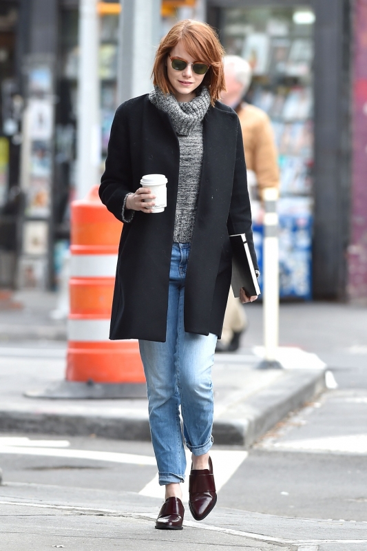 Λατρεύουμε τις street style εμφανίσεις της Emma Stone