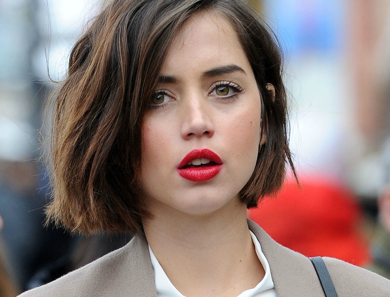 Το look της Ana de Armas που πρέπει να υιοθετήσεις