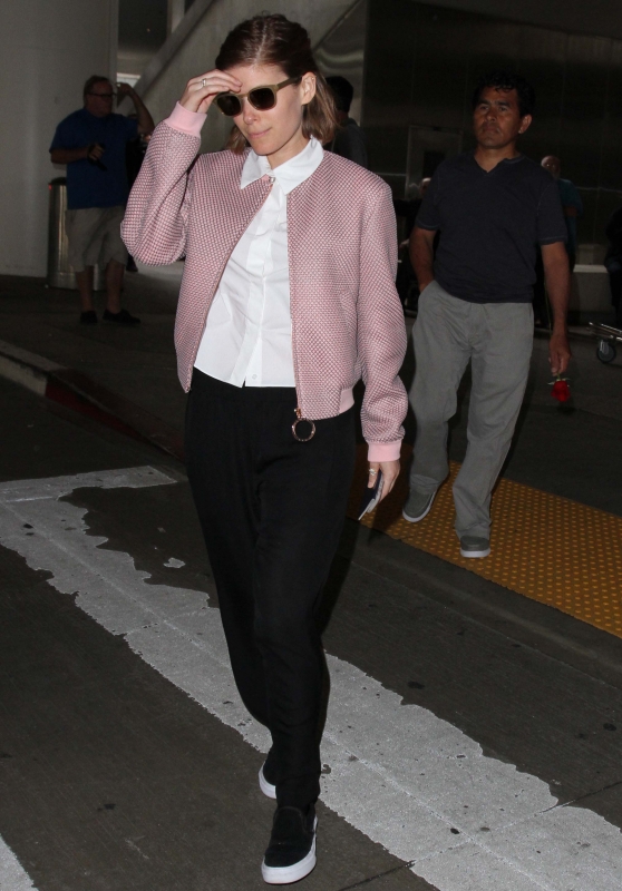 Κate Mara: To ροζ bοmber της μας βάζει σε σκέψεις να αποκτήσουμε κι εμείς ένα