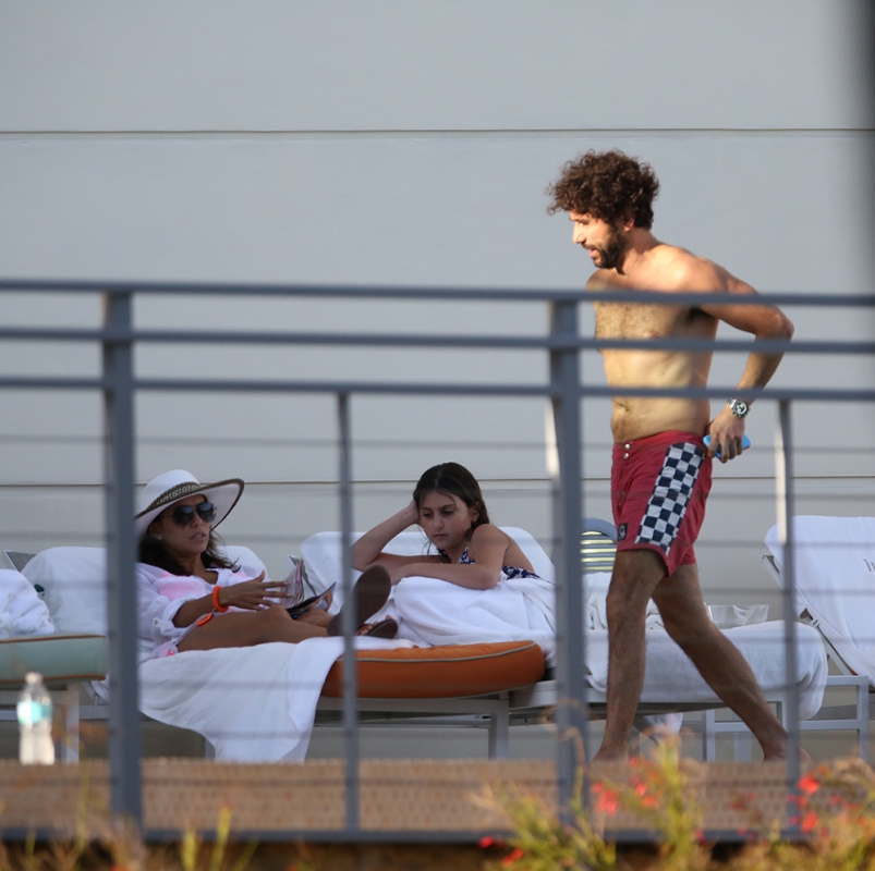 Eva Longoria: Διακοπές στο Μαϊάμι με τον σύντροφό της Eva Longoria: Διακοπές στο Μαϊάμι με τον σύντροφό της