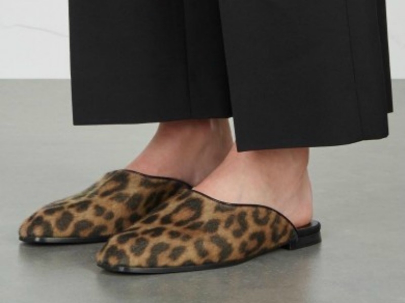 Τα νέα mules της Stella McCartney είναι το απόλυτο fashion trend!