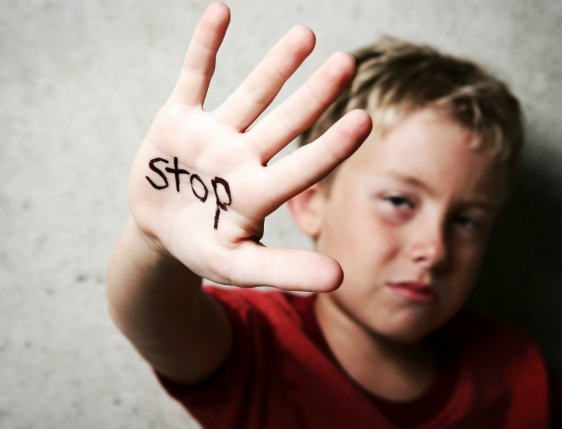 Bullying: Ένα παιδί - θύμα λέει την συγκλονιστική ιστορία του! (vid)