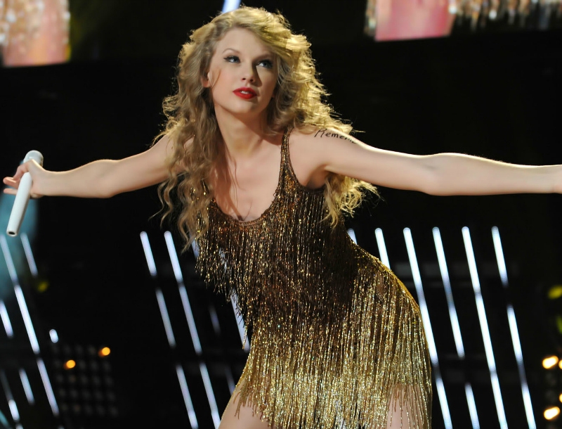 H Taylor Swift επιστρέφει με νέο... σουρεάλ video clip H Taylor Swift επιστρέφει με νέο... σουρεάλ video clip