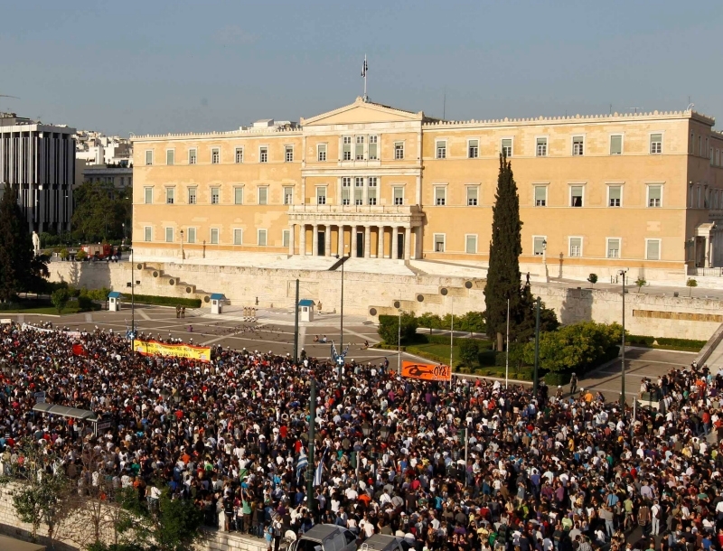 Συγκεντρώσεις συμπαράστασης σε χιλιάδες πλατείες της χώρας την ώρα του Eurogroup Συγκεντρώσεις συμπαράστασης σε χιλιάδες πλατείες της χώρας την ώρα του Eurogroup