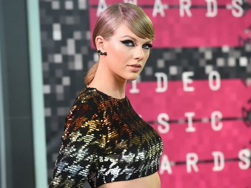 Taylor Swift : Έκλεψε το Shake it off! Taylor Swift : Έκλεψε το Shake it off!