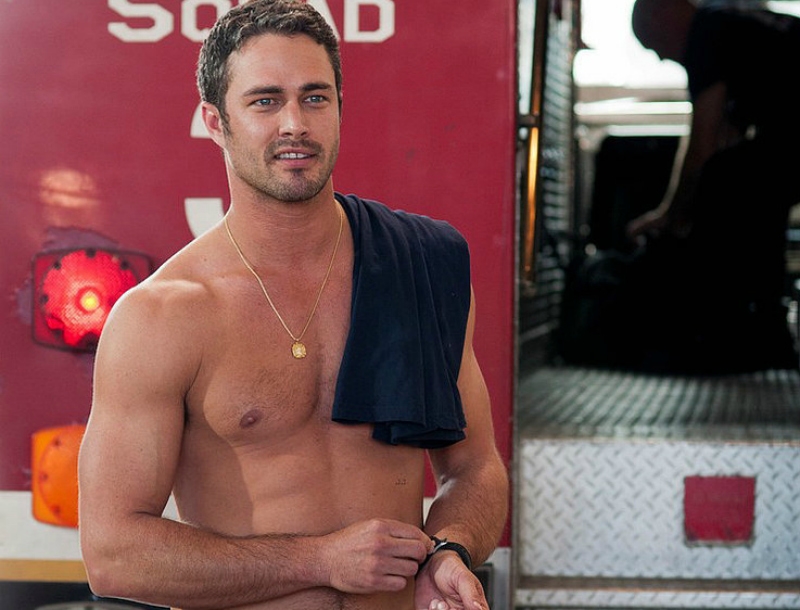 Tυχερή Lady Gaga! O Taylor Kinney είναι ο super hot αρραβωνιαστικός της!