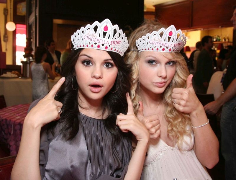 Πραγματικές φίλες Selena Gomez και Taylor Swift