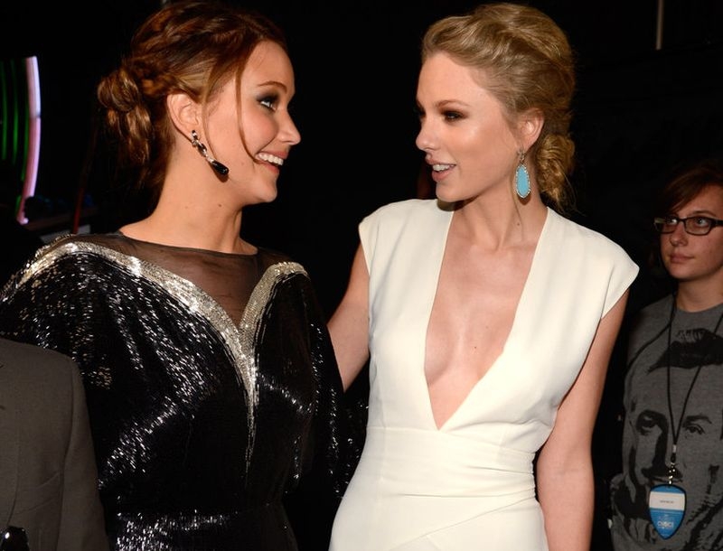 Jennifer Lawrence: Η Taylor Swift είναι μια πραγματική… σκύλα!