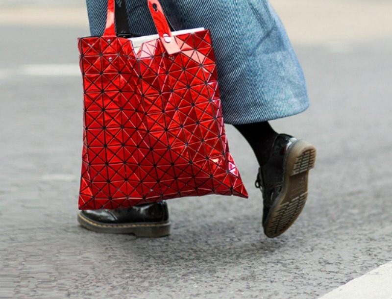 Μόδα 2018: Tote bag! Η τσάντα που θα κρατήσεις (και φέτος) Μόδα 2018: Tote bag! Η τσάντα που θα κρατήσεις (και φέτος)