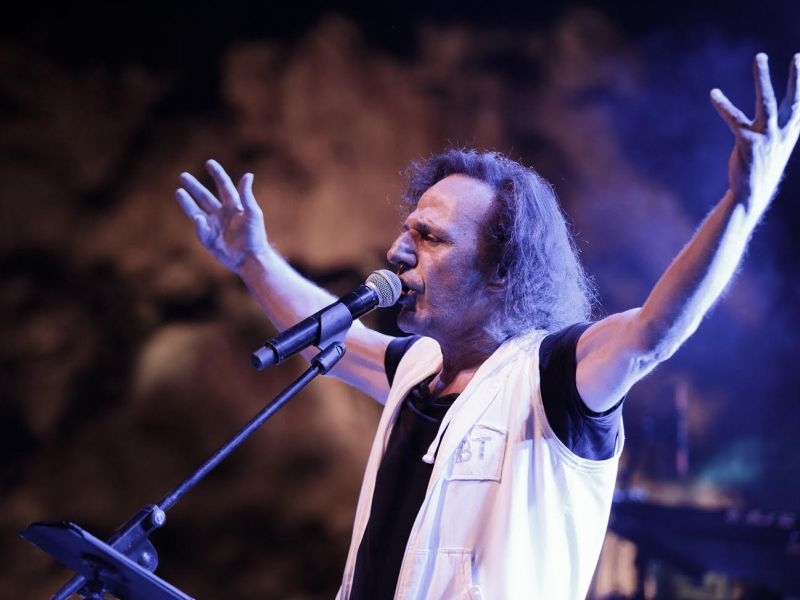 Πως η ιστορία γίνεται σιωπή: Η συναυλία για τον Άλκη Αλκαίο που δεν πρέπει να χάσεις! Πως η ιστορία γίνεται σιωπή: Η συναυλία για τον Άλκη Αλκαίο που δεν πρέπει να χάσεις!