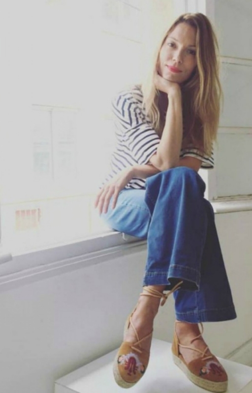Get the look : Η Βίκυ Καγιά δοκιμάζει navy style και μας αρέσει πολύ! Get the look : Η Βίκυ Καγιά δοκιμάζει navy style και μας αρέσει πολύ!