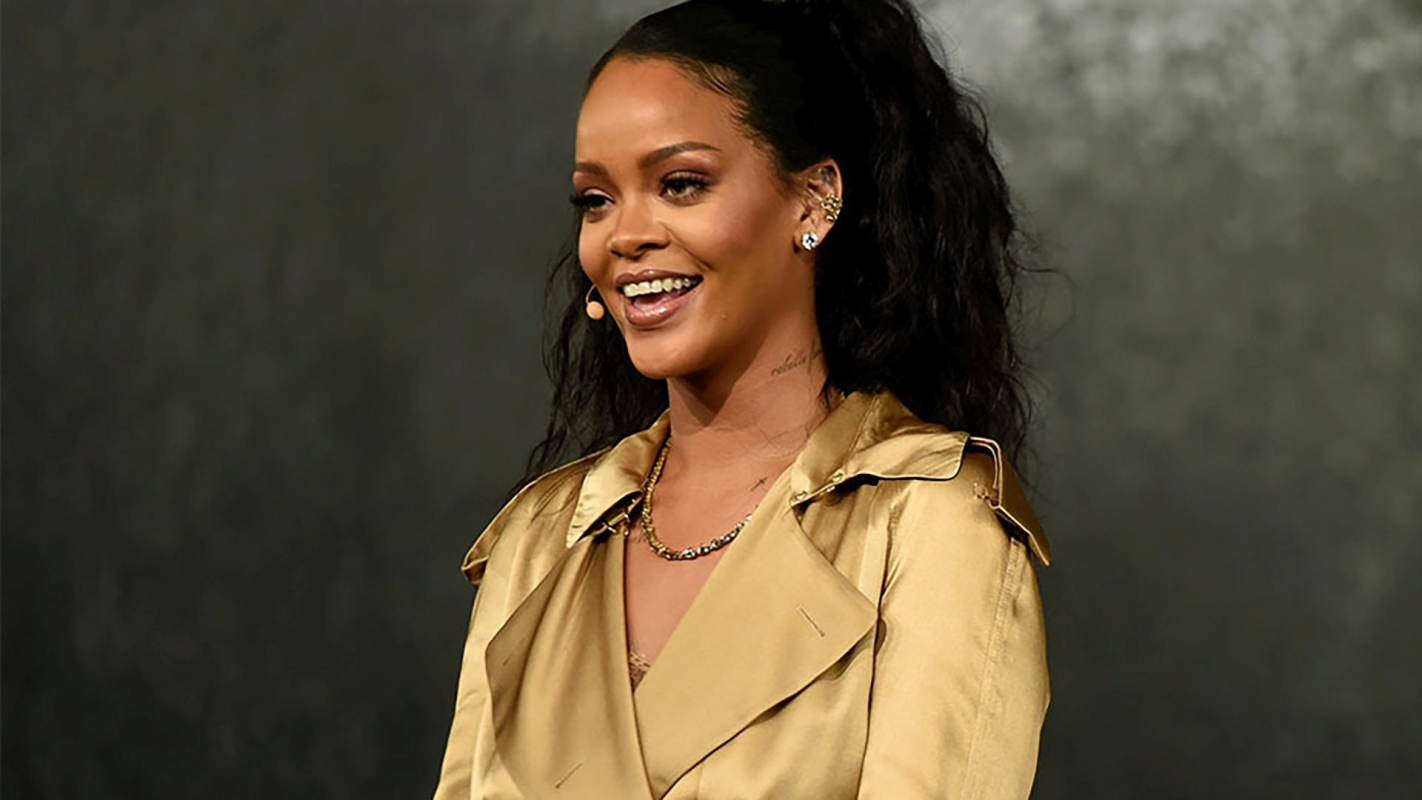 H Rihanna είναι πλέον και beauty blogger