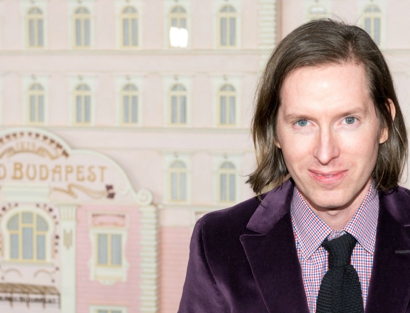 Wes Anderson: Όλες οι πληροφορίες για τον μεγάλο σκηνοθέτη σε ένα βίντεο