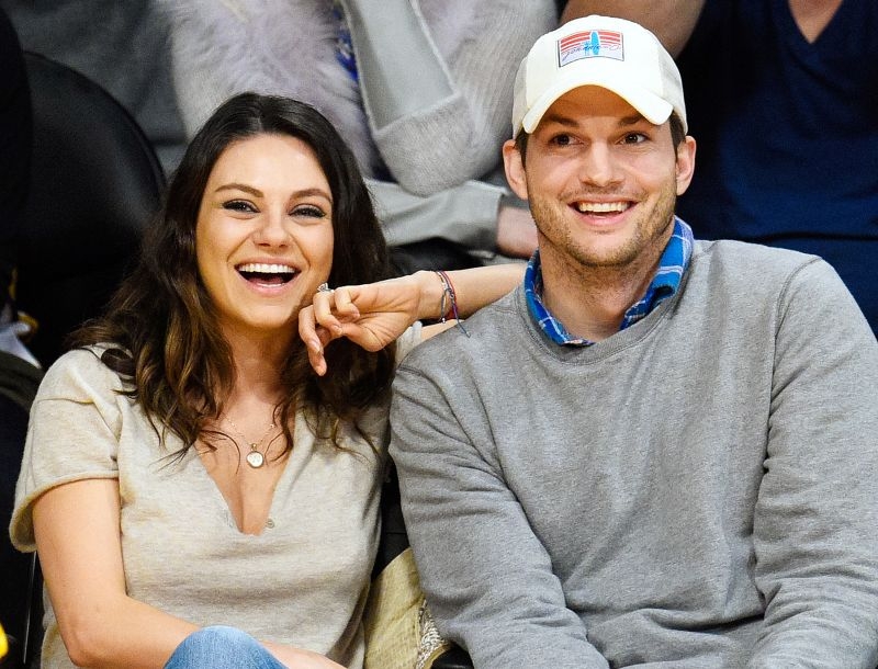 Mila Kunis: Το παραδέχθηκε! Παντρεύτηκε τον Ashton Kutcher Mila Kunis: Το παραδέχθηκε! Παντρεύτηκε τον Ashton Kutcher