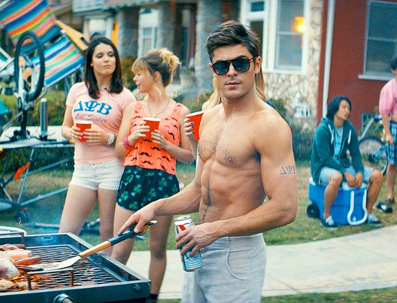 Zac Efron: Γδύνεται εντελώς για την νέα του ταινία 