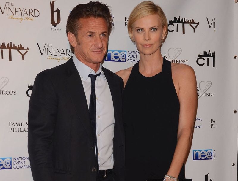 Sean Penn: Πρέπει να τρελάθηκε η Charlize για να είναι μαζί μου