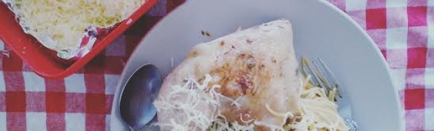 Κοτόπουλο λεμονάτο με χωριάτικο λουκάνικο